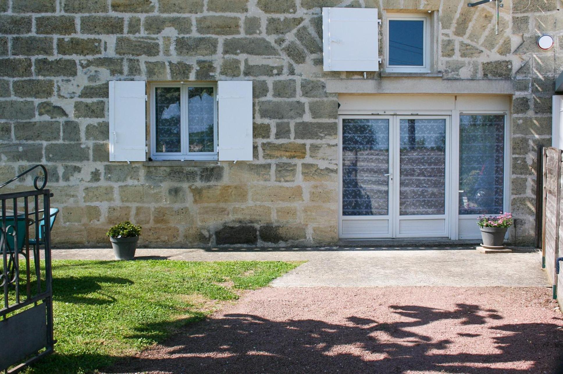 Gite De Catherine Saint-Christophe-des-Bardes Экстерьер фото
